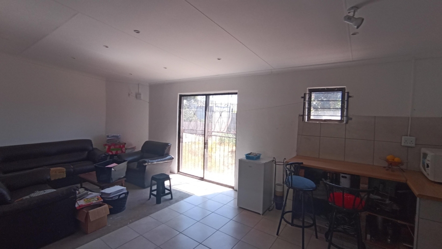 3 Bedroom Property for Sale in Louwville Western Cape